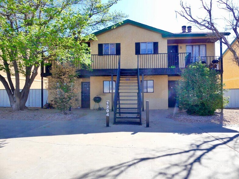 Primary Photo - 1204 Aspen St