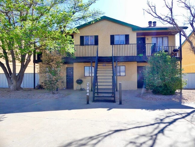 Building Photo - 1204 Aspen St