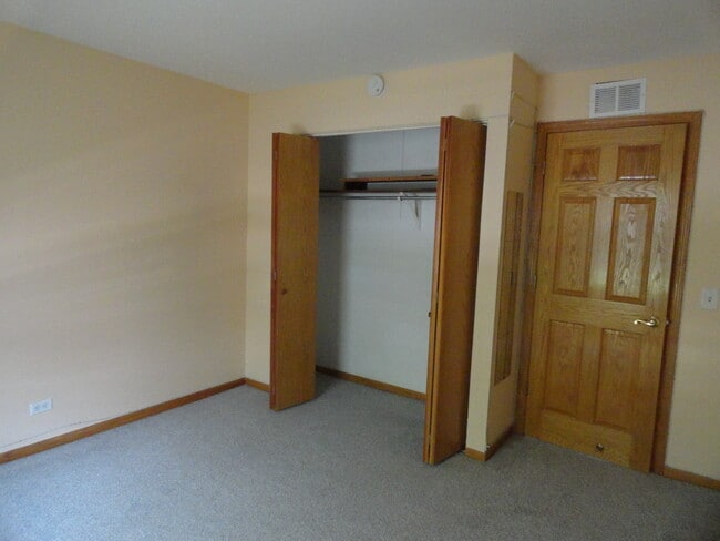 Building Photo - 458 Thornhill Ln