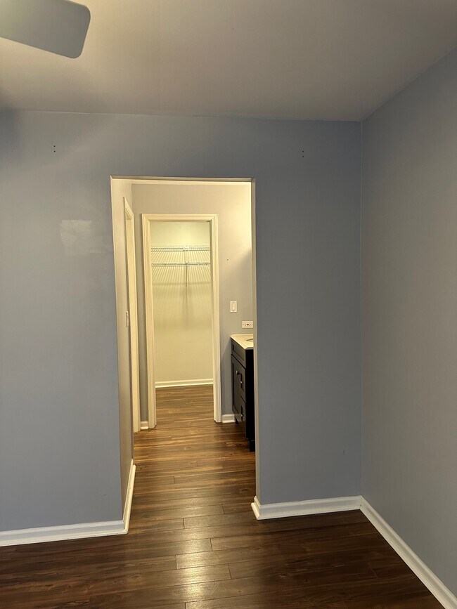 Building Photo - 386 Waterford Ct