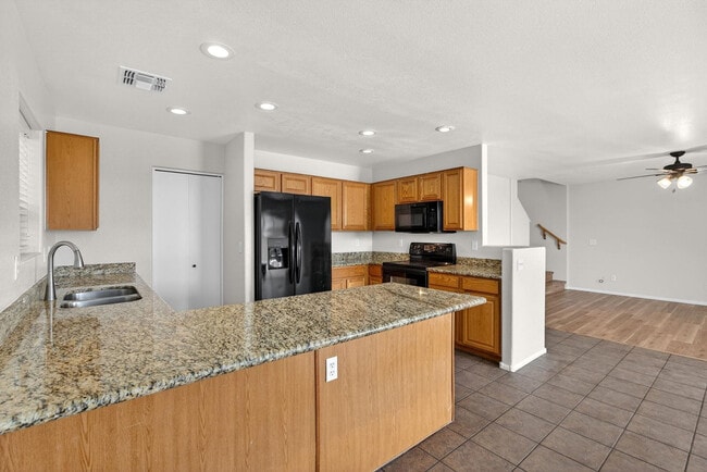 Building Photo - 41628 W Hillman Dr