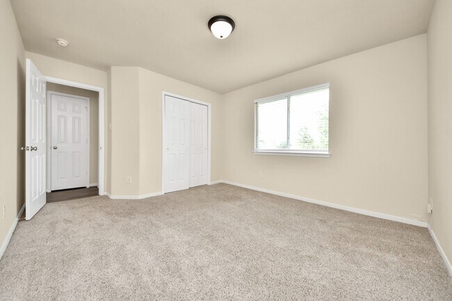 Building Photo - 13127 Barn Course Dr