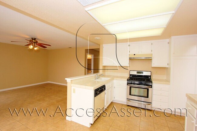 Building Photo - Beautiful 4 Bed/3 Bath Home In Murrieta!