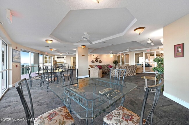 Building Photo - 102 Riverside Dr