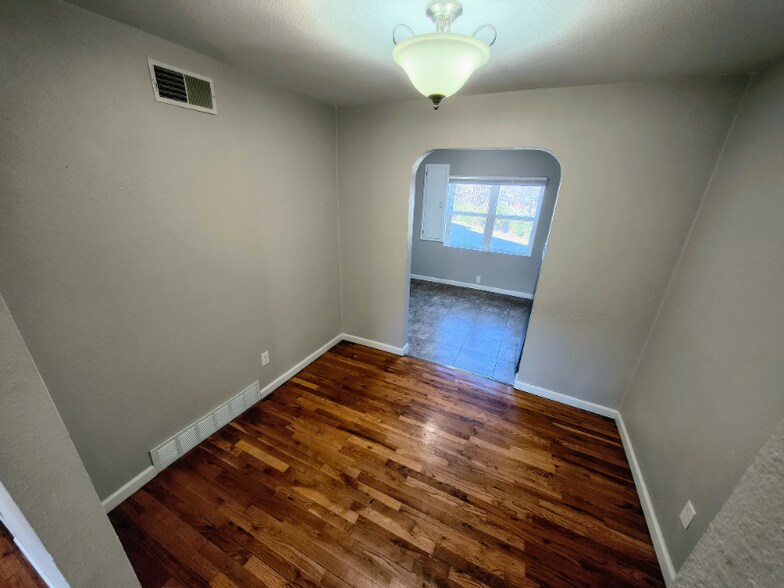 Building Photo - 1114 Madison St