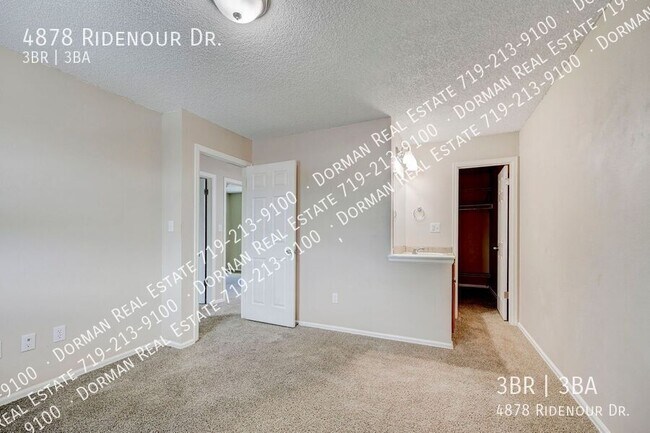Building Photo - 4878 Ridenour Dr