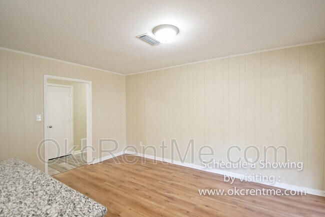 Building Photo - 1100 Belair Rd