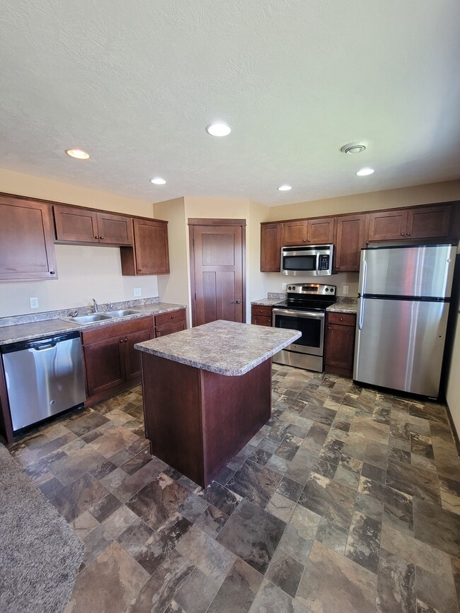 Building Photo - 1010 W Highway 14