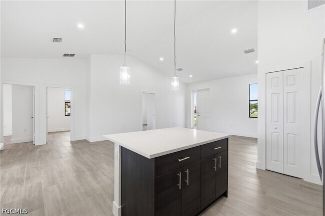 Building Photo - 1431 NW 17th Ave