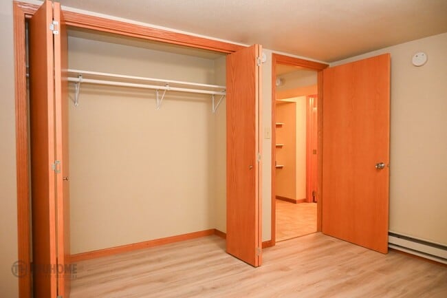 Building Photo - 4 Bed 2 Bath in Prime Location: Your Perfect Home Close to UND!