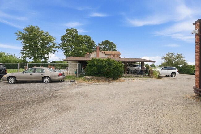 Building Photo - 24134 IL-53