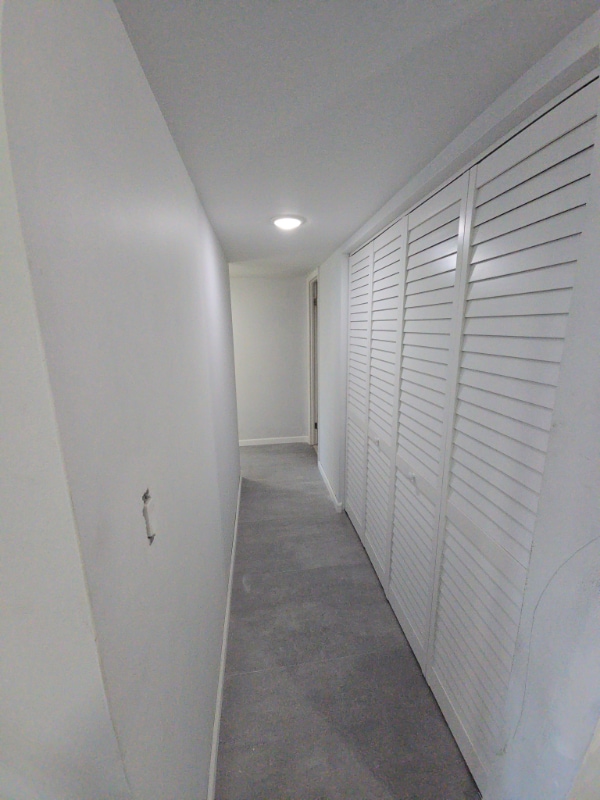 Building Photo - 11610 N Bayshore Dr