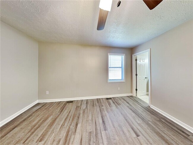 Building Photo - 1033 Dassow Ct