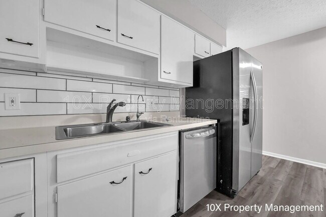 Building Photo - 2892 Longfield Rd