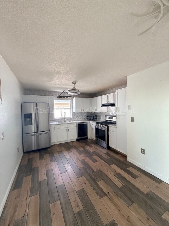 Building Photo - 218 Ronaldale Ave
