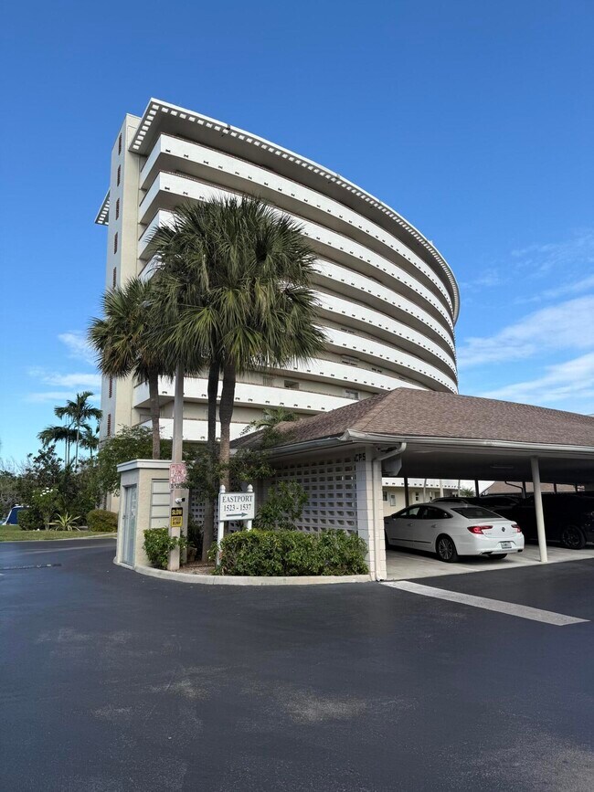 Building Photo - 1537 E Hillsboro Blvd