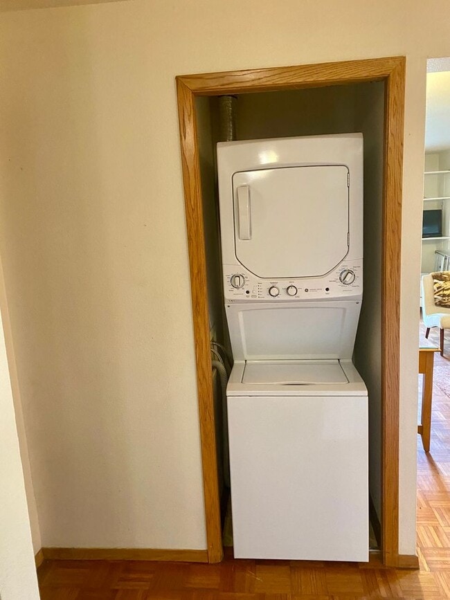 Building Photo - Furnished 2-Bedroom Condo with Great Amenities