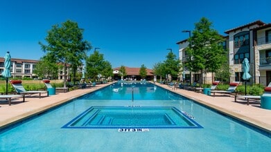 Building Photo - Rise 510