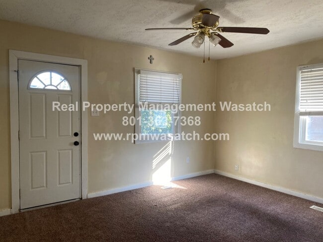Building Photo - Come See This 4 Bedroom 1.5 bathroom single family home!!