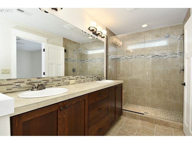 Building Photo - White Oak Village