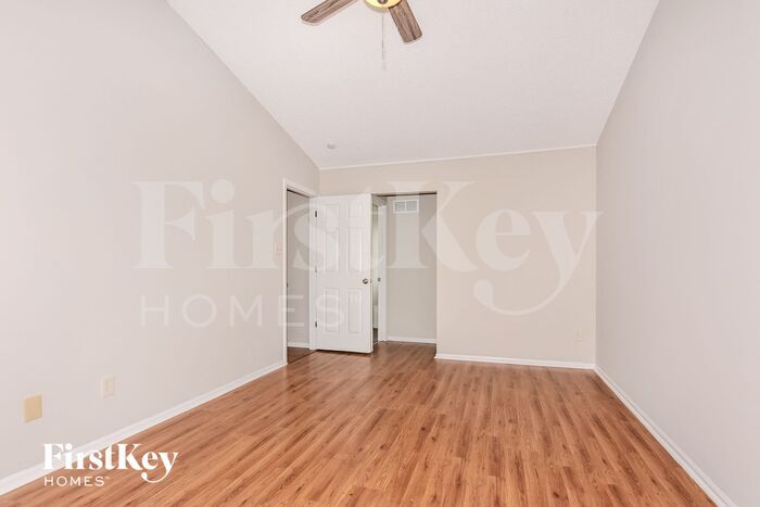 Building Photo - 2742 Bromley Dr