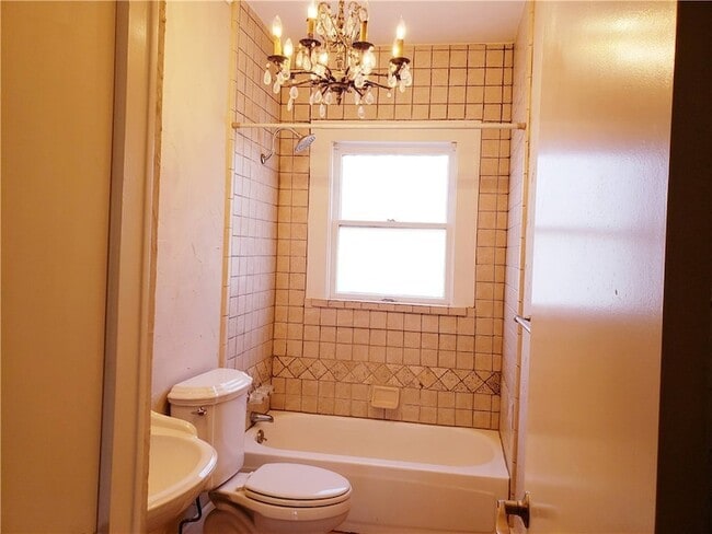 Building Photo - 5459 Miller Ave