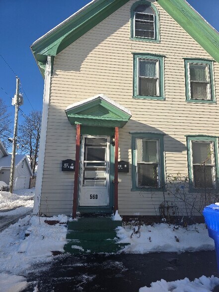 Building Photo - 560 Pine St