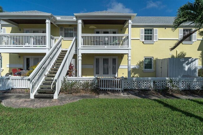 Building Photo - 102 Pompano Dr SE