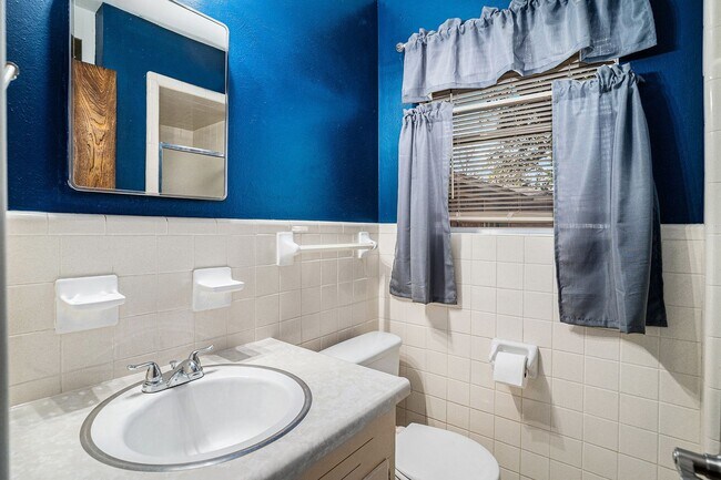 Building Photo - Great 3 Bedroom with Detached Workshop and...