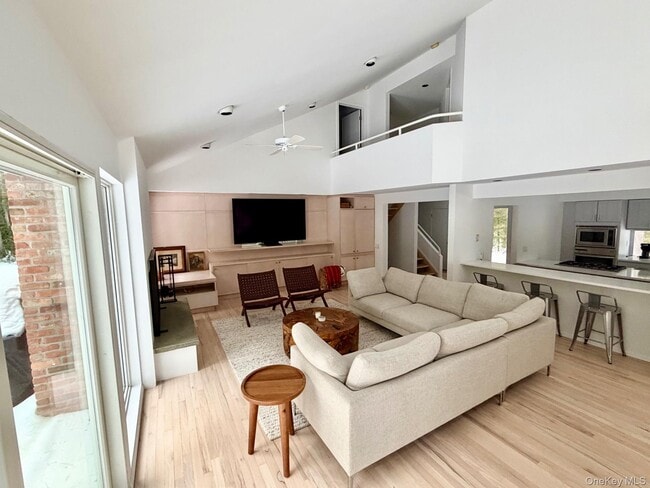 Building Photo - 33 Oakhill Ln