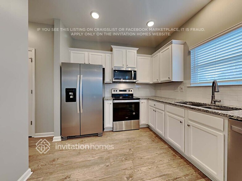 Building Photo - 35 Lantana Crossing