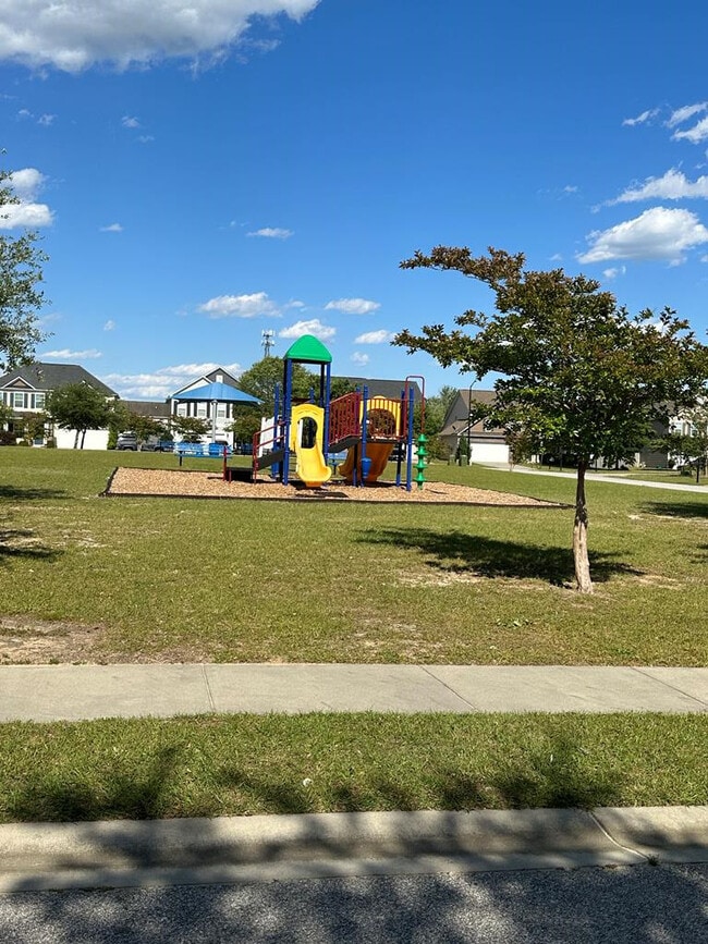 Building Photo - 1853 Ruger Dr