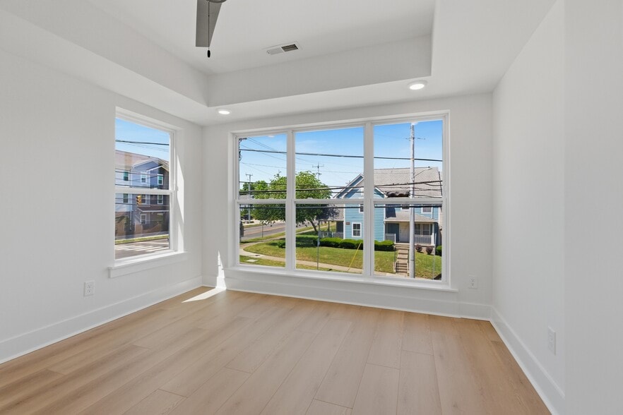 Building Photo - 3967 Clifton Ave