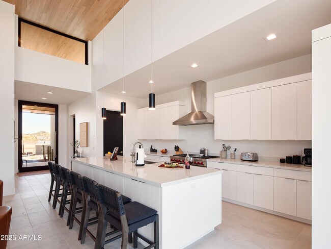 Building Photo - 10931 E Whitehorn Dr