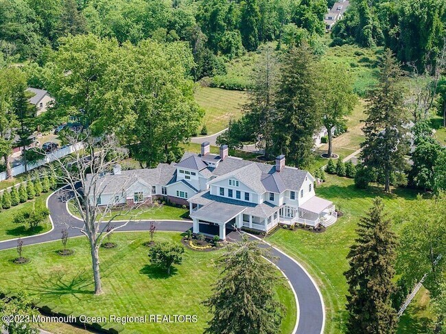 Building Photo - 489 Sycamore Ave