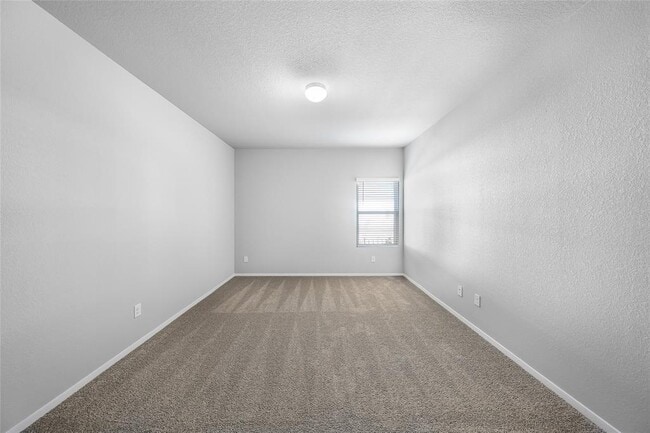 Building Photo - 311 Chesterfield Dr