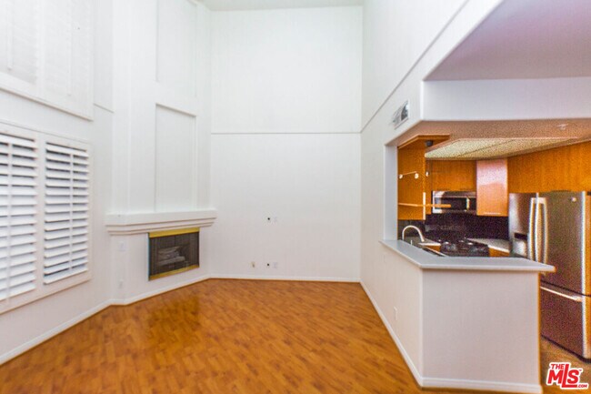 Building Photo - 7120 La Tijera Blvd