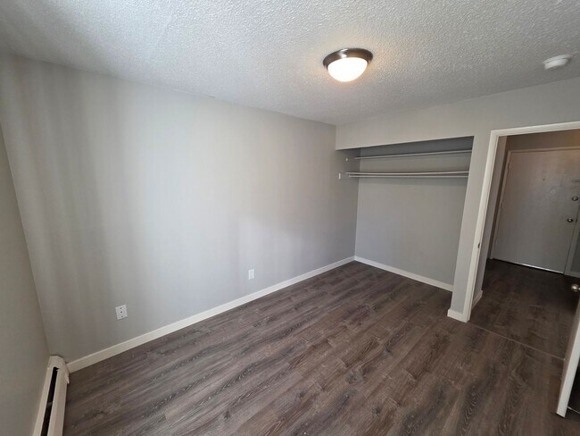 Building Photo - 233 E Arvada St