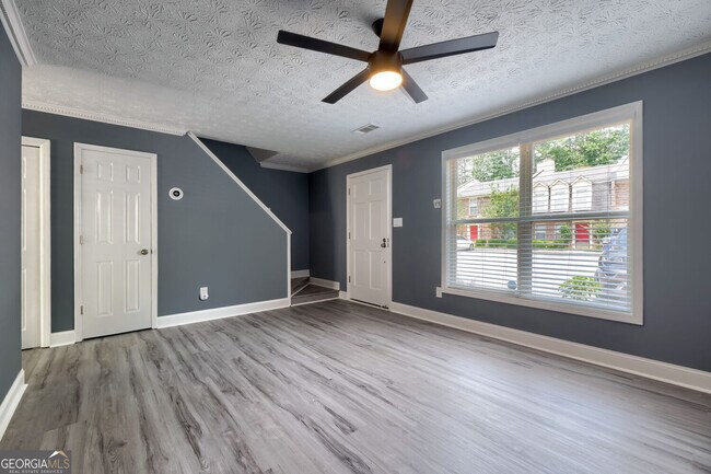 Building Photo - 119 Forrest Ave