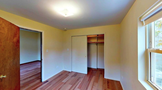 Building Photo - Spacious 2BR Home in Joliet – In-Unit Laun...