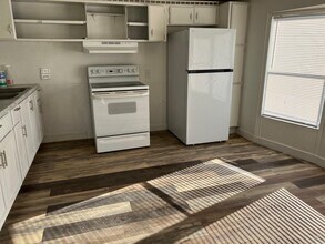 Building Photo - 5811 N Fuchsia St