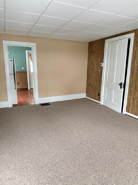 Living room - 31 Paine St