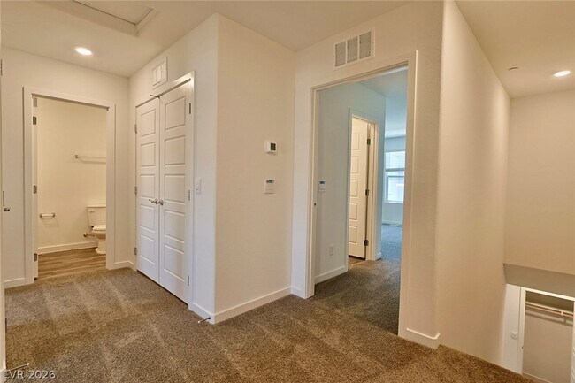 Building Photo - 9859 Hidden Pass Ave