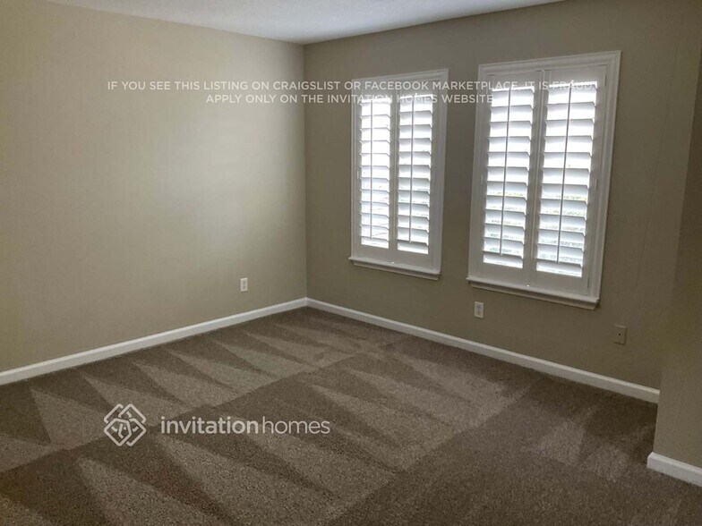 Building Photo - 741 Porta Rosa Circle