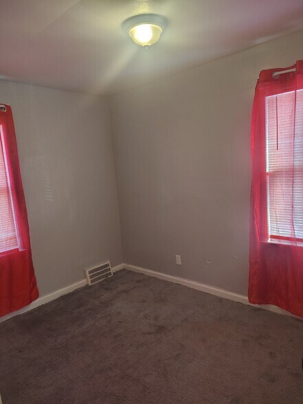 Building Photo - 19324 Avon Ave