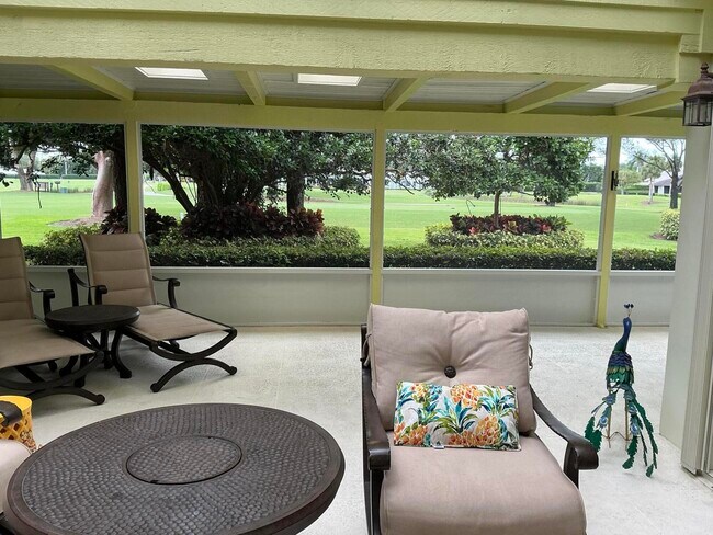 Building Photo - 4559 S Lake Dr