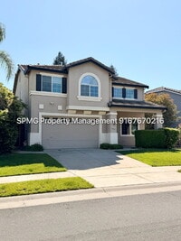 Building Photo - Beautiful 4 Bed / 3 Bath Home in Prime Roseville Location – Across from Park!