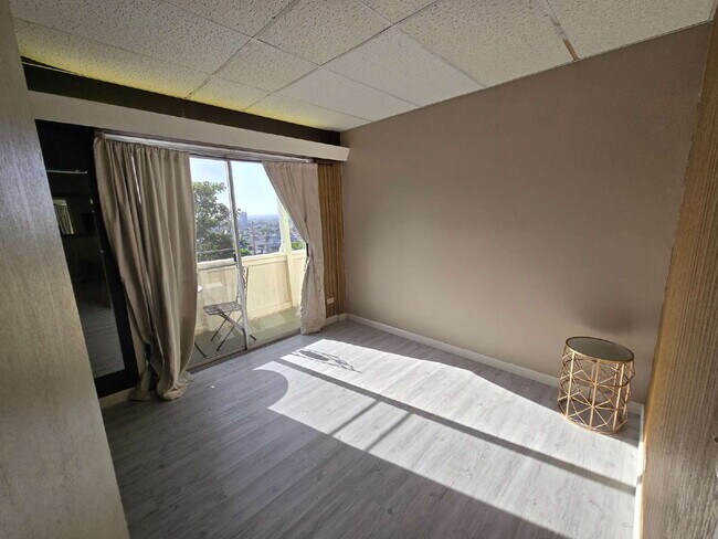Building Photo - Downstairs unit of House - 2br/1ba/1pkg Kaimuki area