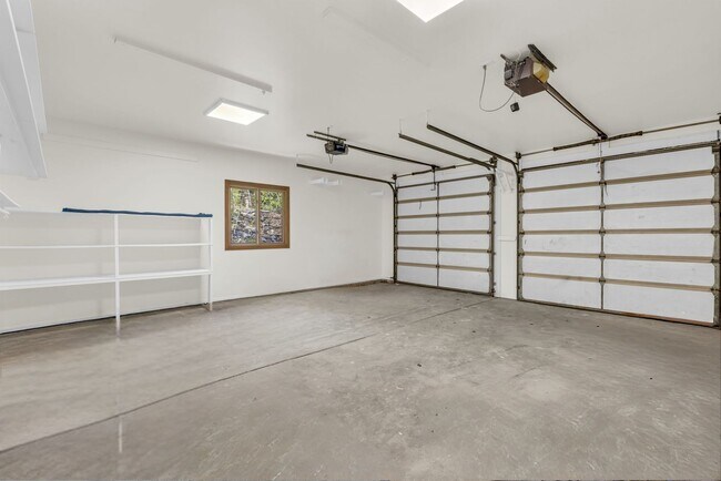 Building Photo - Pinebrook Luxury Remodeled Home