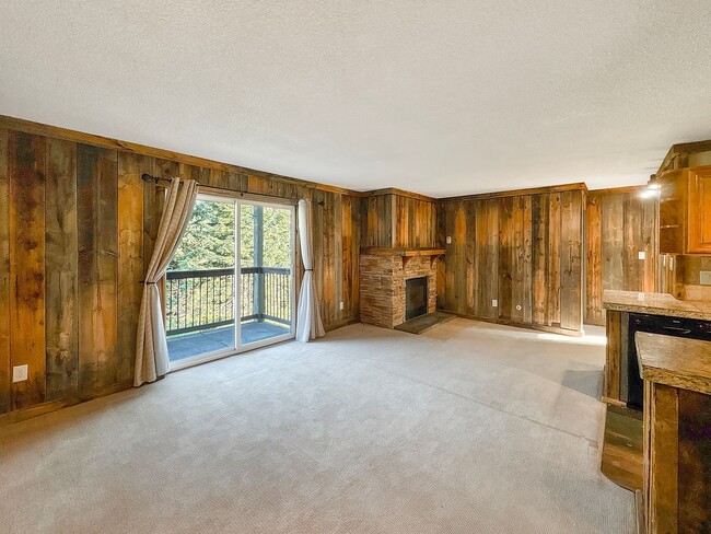 Building Photo - 3bed/2bath Condo, 10 minutes from Breck! Y...